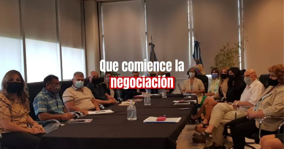 Los gremios docentes buscan adelantar tramos de aumento en paritarias