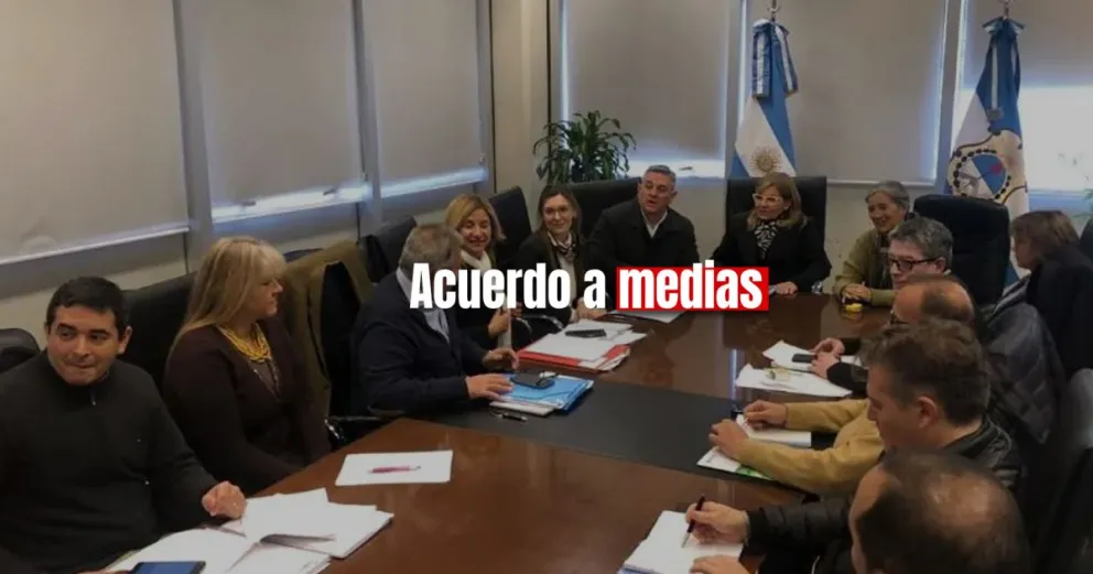 Tras siete horas de reunión, el Gobierno y gremios resolvieron a favor de los docentes 