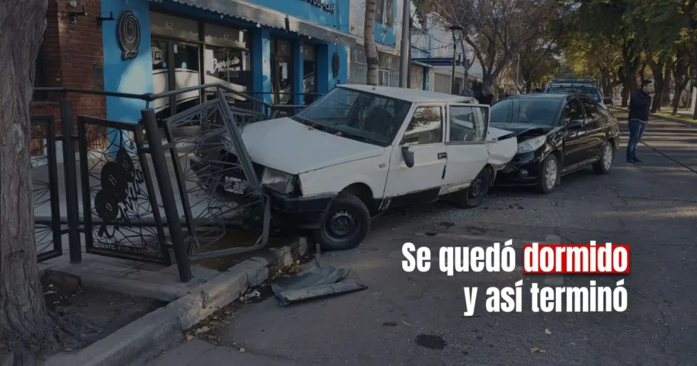 Siniestro vial en una concurrida esquina del centro: no hay heridos