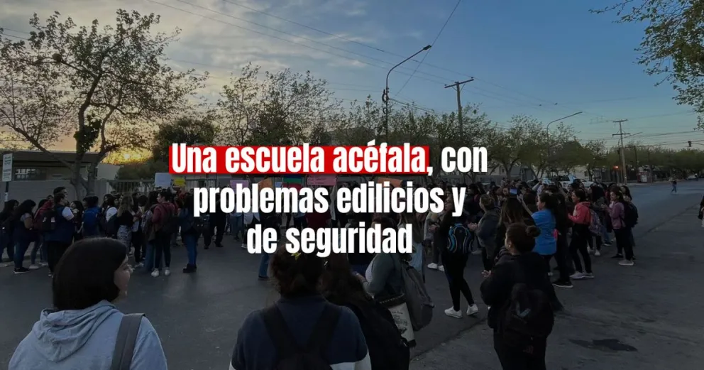 Estudiantes de la Escuela San Martín hicieron una sentada para reclamar por las condiciones edilicias 