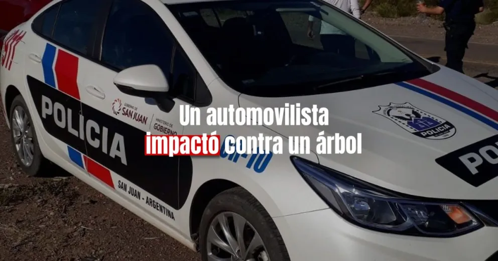 Perdió el control de su auto y terminó impactando contra un árbol