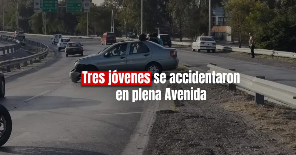 Tres jóvenes perdieron el control de su auto y una ocupante tuvo que ser asistida de urgencia 