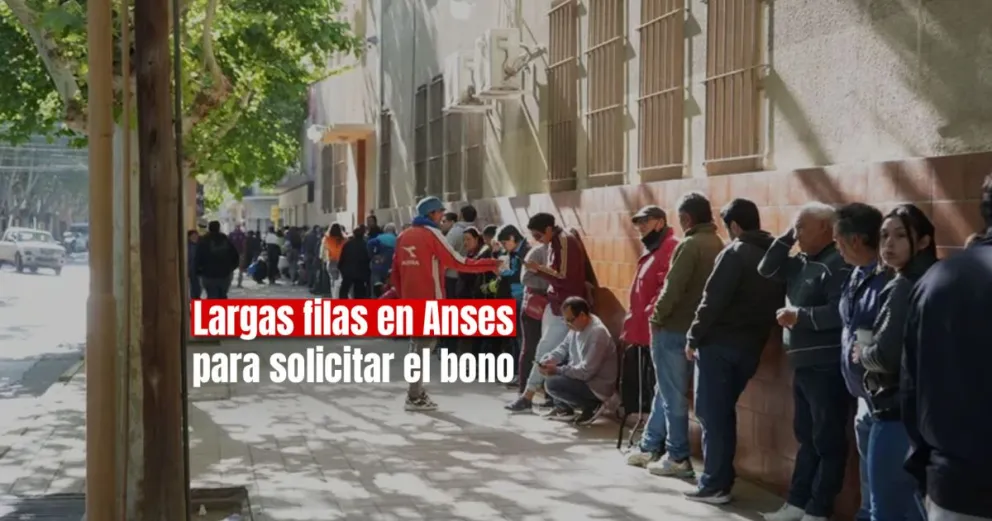 Más de 3 cuadras de fila para hacer trámites en ANSES por los nuevos beneficios