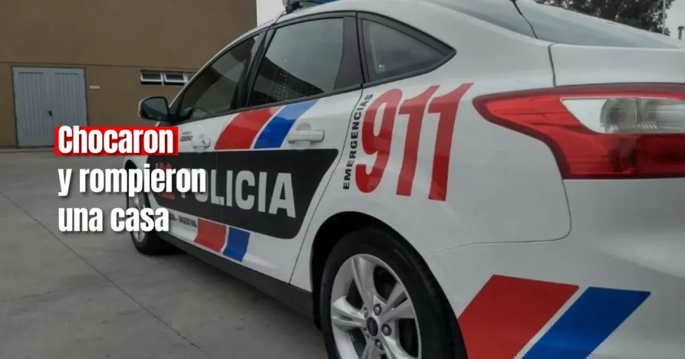 Caucete: dos camionetas chocaron y rompieron una casa 