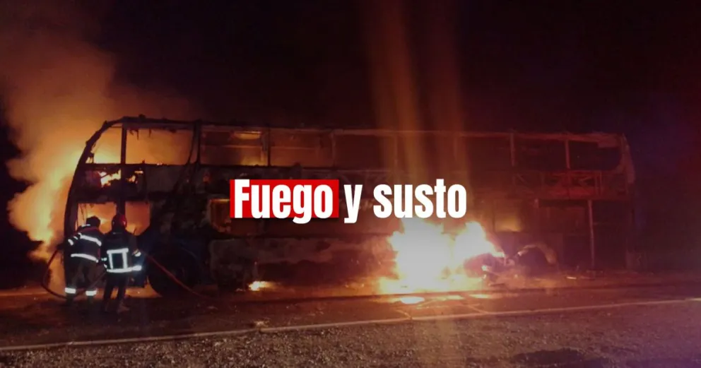 Paraje Difunta Correa: se incendió un colectivo que llevaba 62 pasajeros