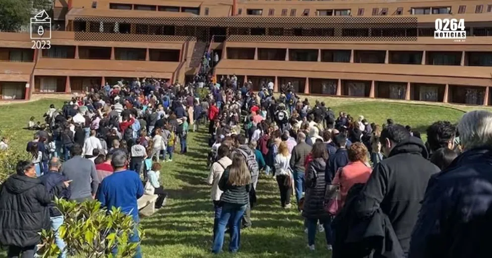 Elecciones en el exterior: hay largas filas en varios países de argentinos que quieren votar