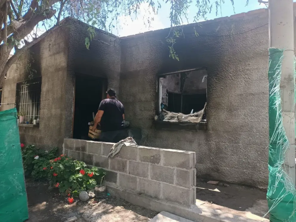 Piden ayuda y solidaridad para la familia vallista que perdió todo en un incendio