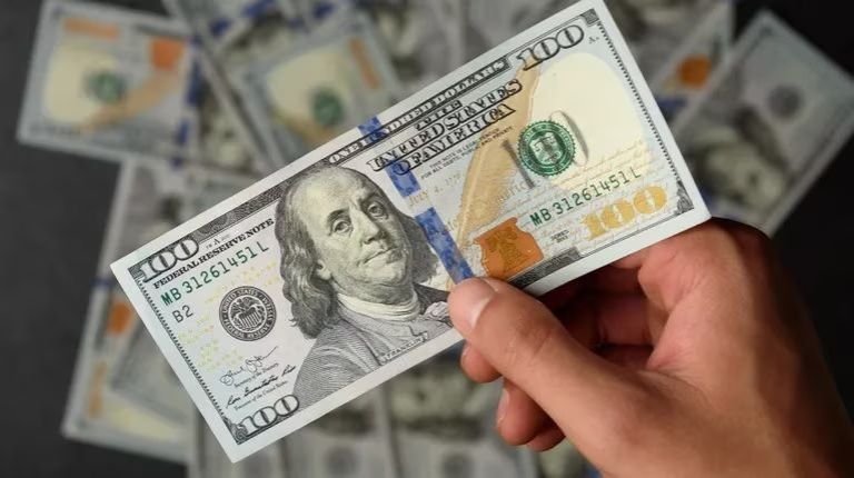 El dólar blue en San Juan pegó un nuevo salto y volvió a superar los $1.000