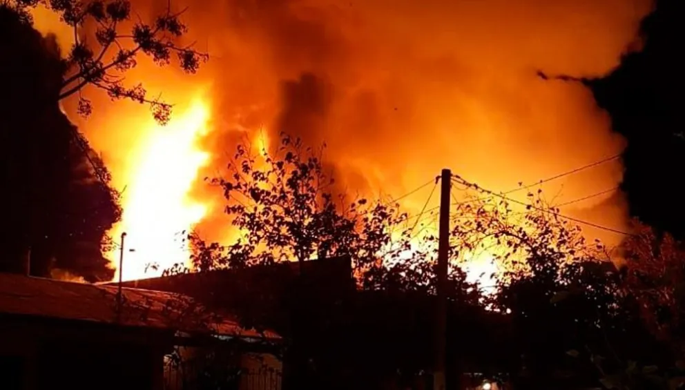 Se registraron doce incendios producto del viento Zonda 
