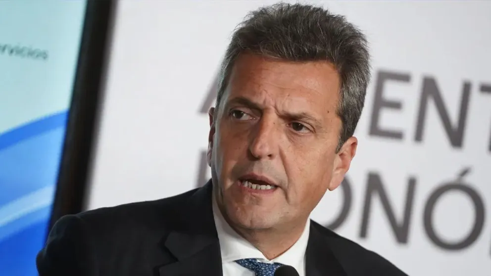 Massa intimó a las petroleras a que solucionen de inmediato la escasez de combustibles 