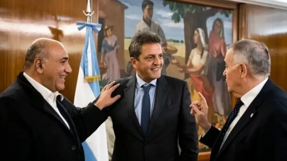 Massa convocó a la UCR desde Tucumán 
