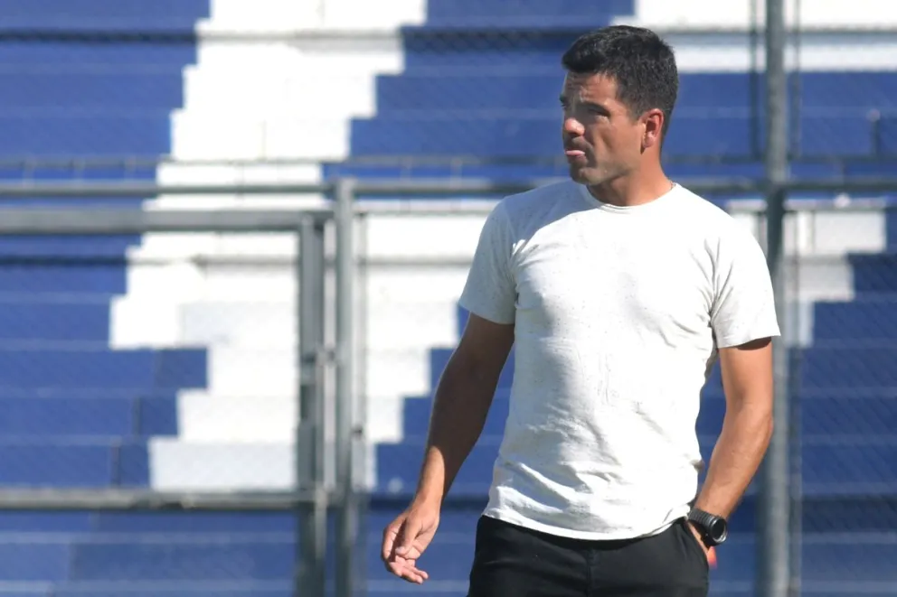 Emanuel Guirado dejó de ser el entrenador de Desamparados 
