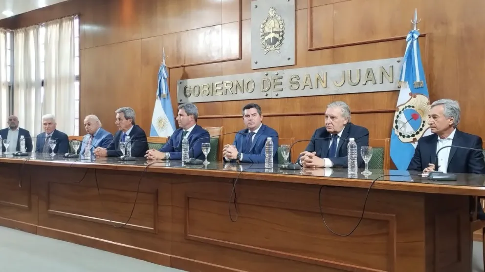 Uñac y Orrego juntos en el primer acto oficial 