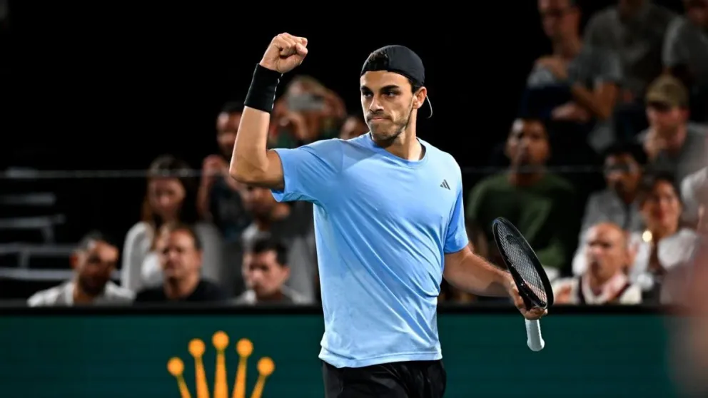 Francisco Cerúndolo avanza en el Masters 1000 de París con una victoria sobre Casper Ruud