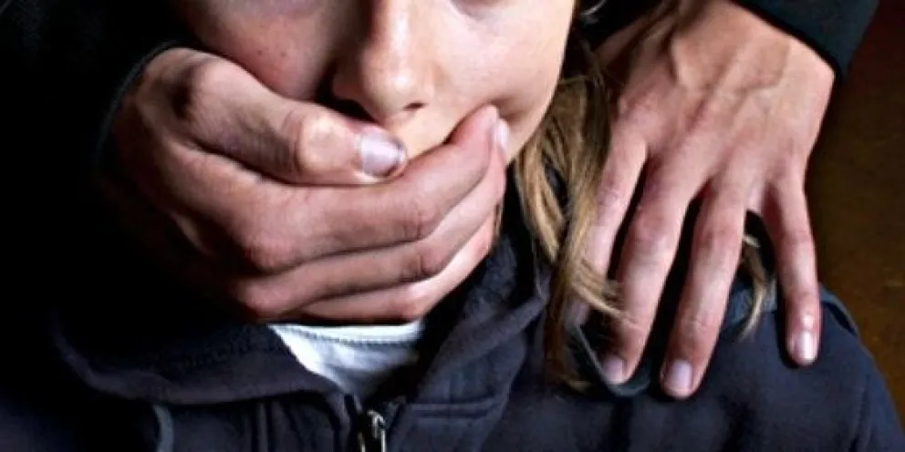 Condenan a un hombre por abusar sexualmente de su hijastra