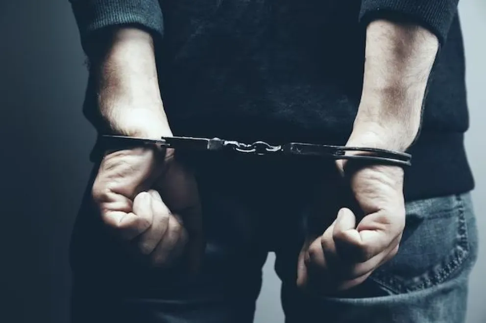 Desvalijó un local de ropa y fue detenido en su casa