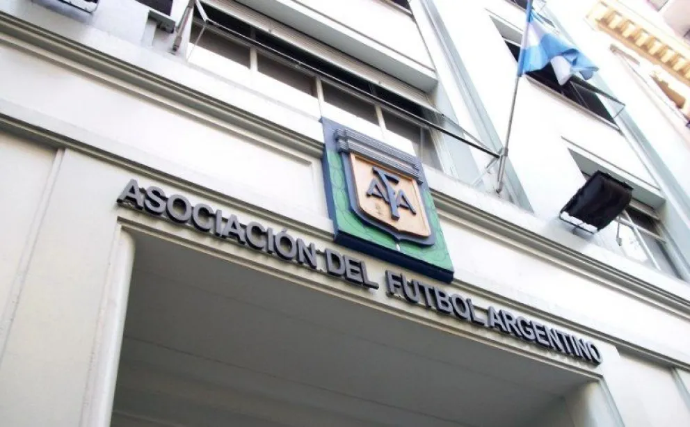 Los clubes del fútbol argentino rechazan “el modelo privatizador” de Milei