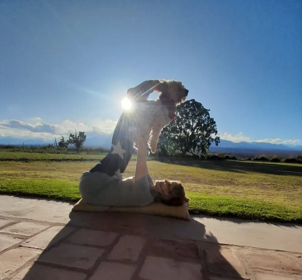 Doga Yoga: un encuentro espiritual acompañado de mascotas