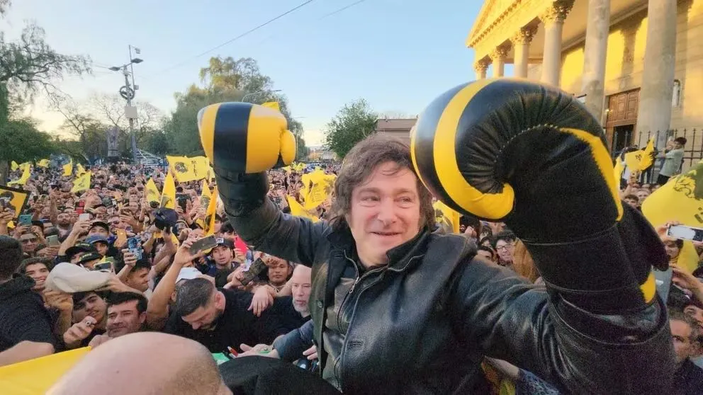 Javier Milei sigue firme en su estrategia de campaña, busca convencer a los indecisos