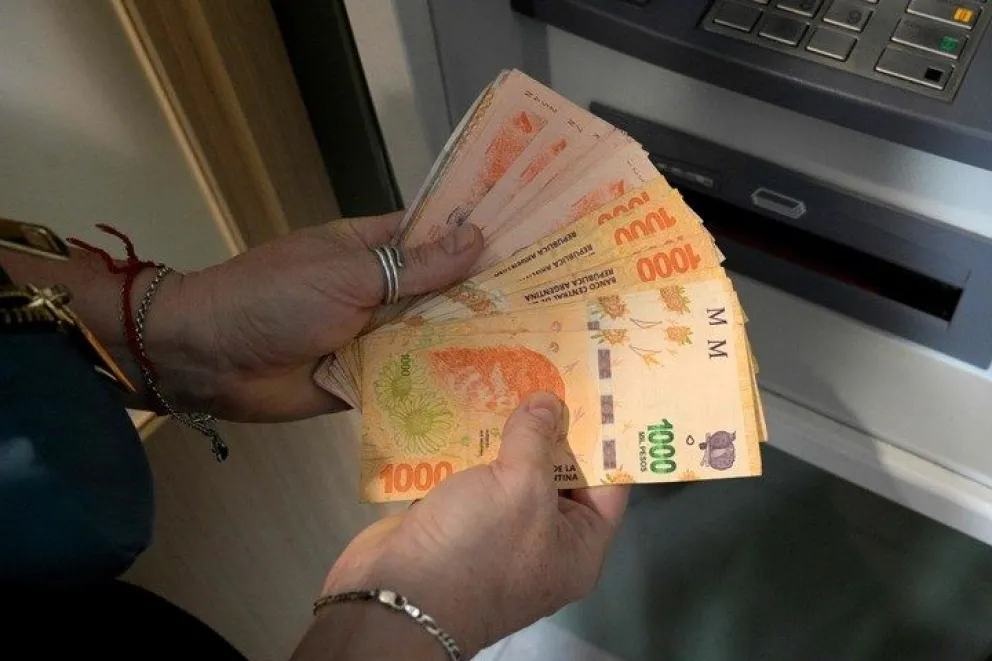 Aumento de sueldos en Capital y bono especial a empleados
