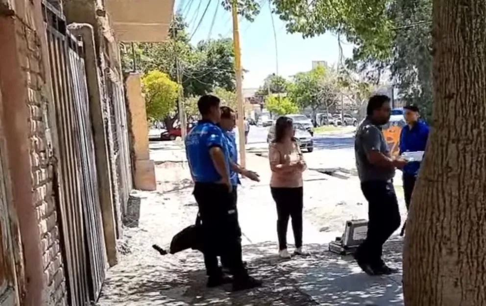 Comenzó la inspección ocular en el baldío donde encontraron a la adolescente semidesnuda 