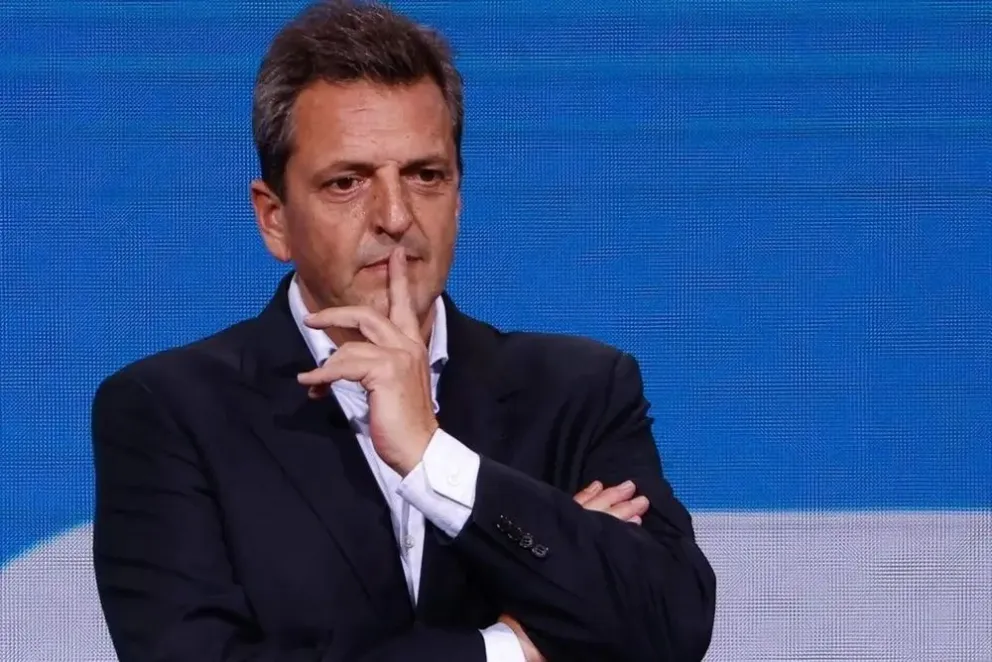 Tras el triunfo de Milei, Massa pedirá licencia para facilitar la transición 