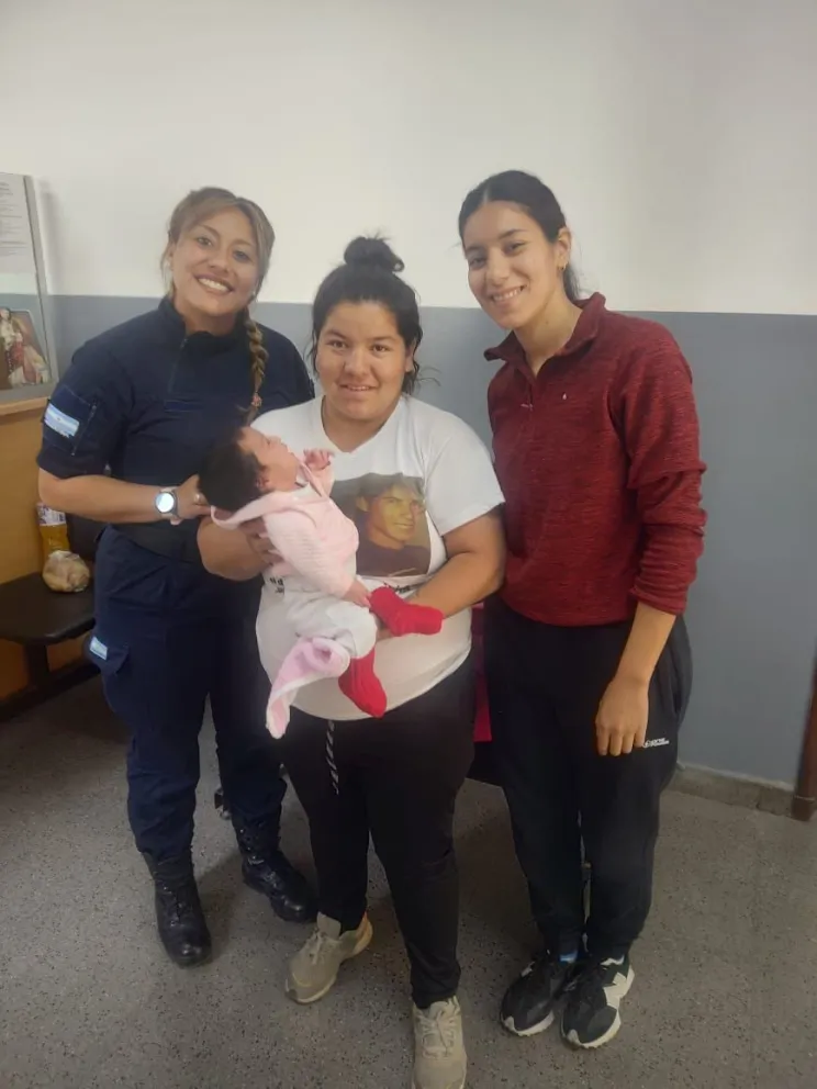 Policía sanjuanina le salvó la vida a una bebé recien nacida