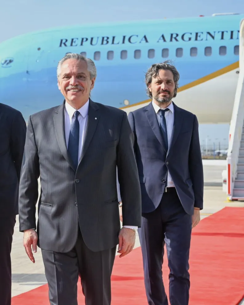 Alberto Fernández posterga viaje al Vaticano y se mudará a España