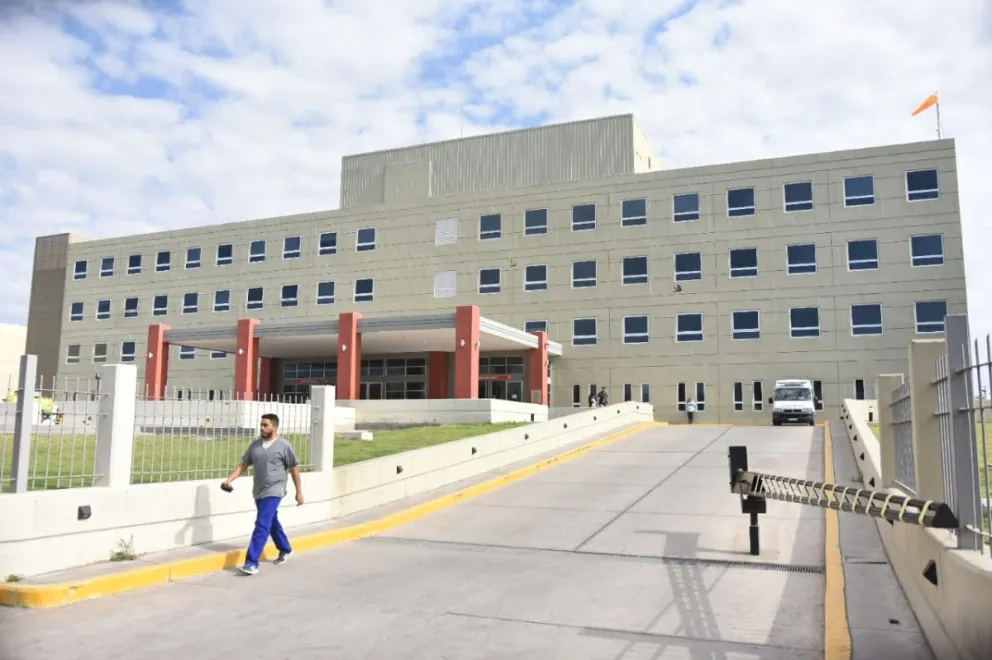 Por un paro del sector de limpieza, debieron suspender las cirugías en el Hospital Rawson 