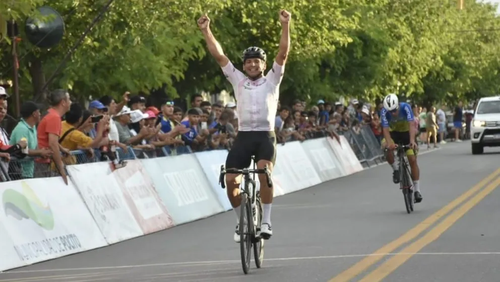 Ciclismo: el Chaqueño Juárez ganó la Clásica Mendoza-San Juan