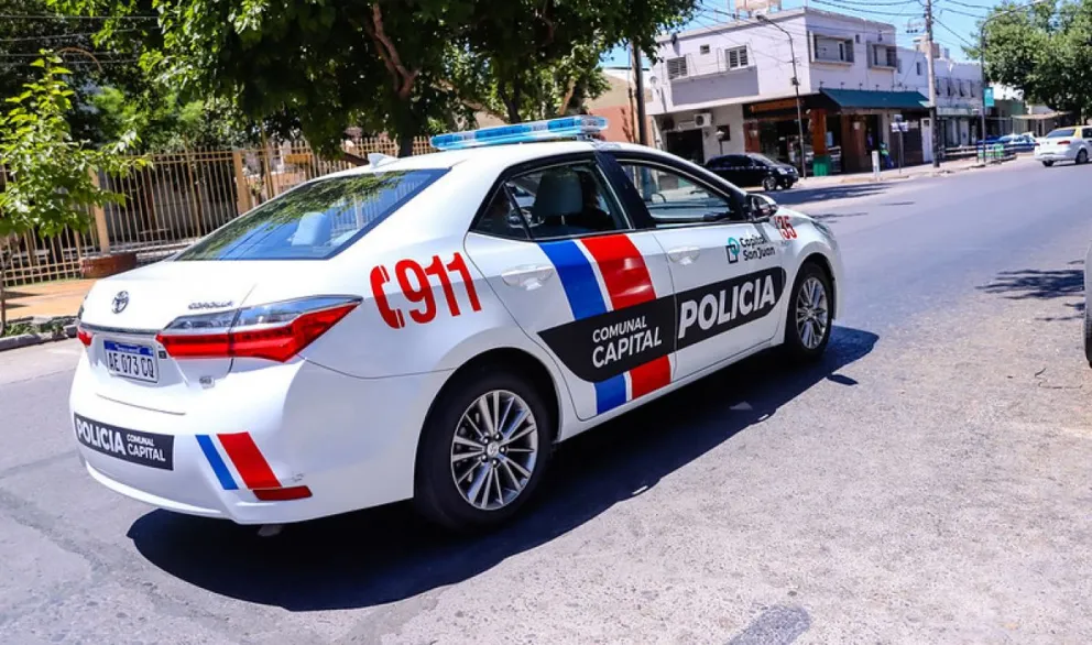 Detuvieron a un ladrón que intentaba robar la rueda de una camioneta 