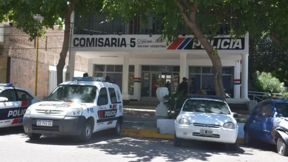 Golpean a un jubilado cuando dormía y se llevaron su auto y ahorros