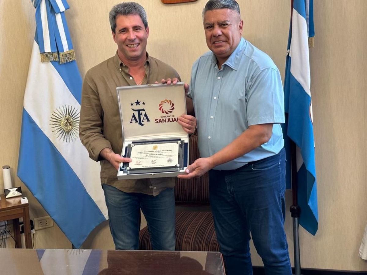Sergio Uñac recibió un reconocimiento especial por parte de la AFA