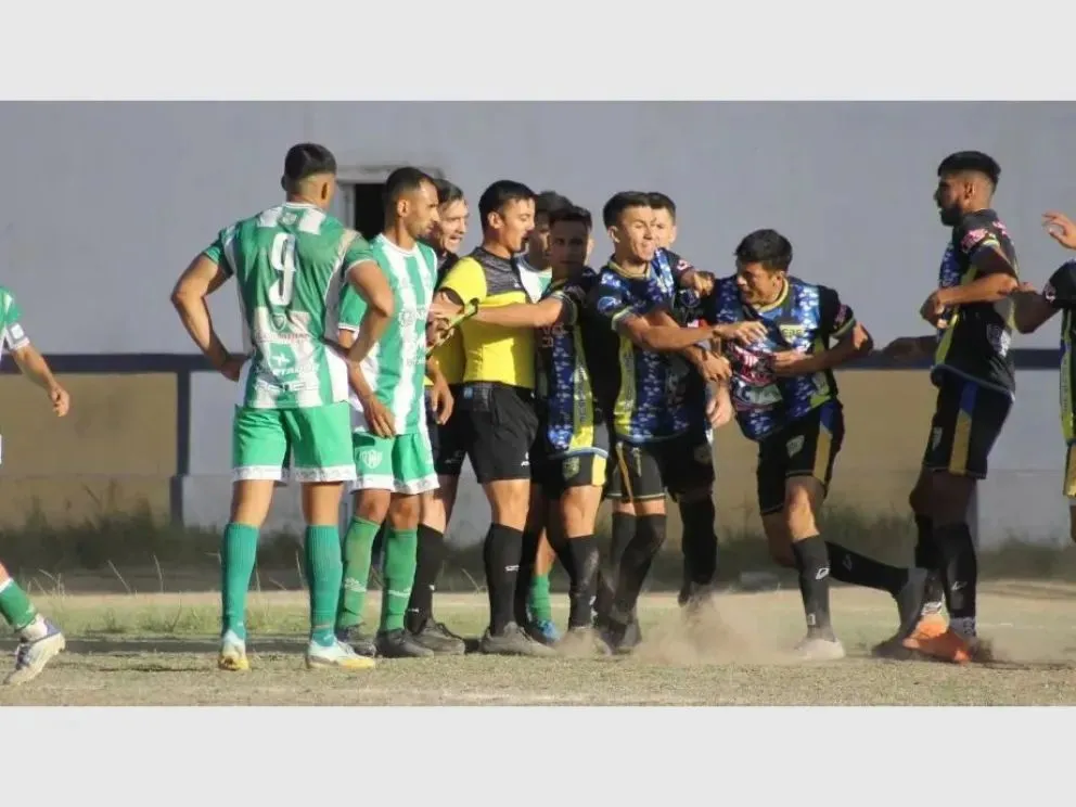 Tras la agresión que sufrió el árbitro el día domingo, el utilero de Colón rompió el silencio 
