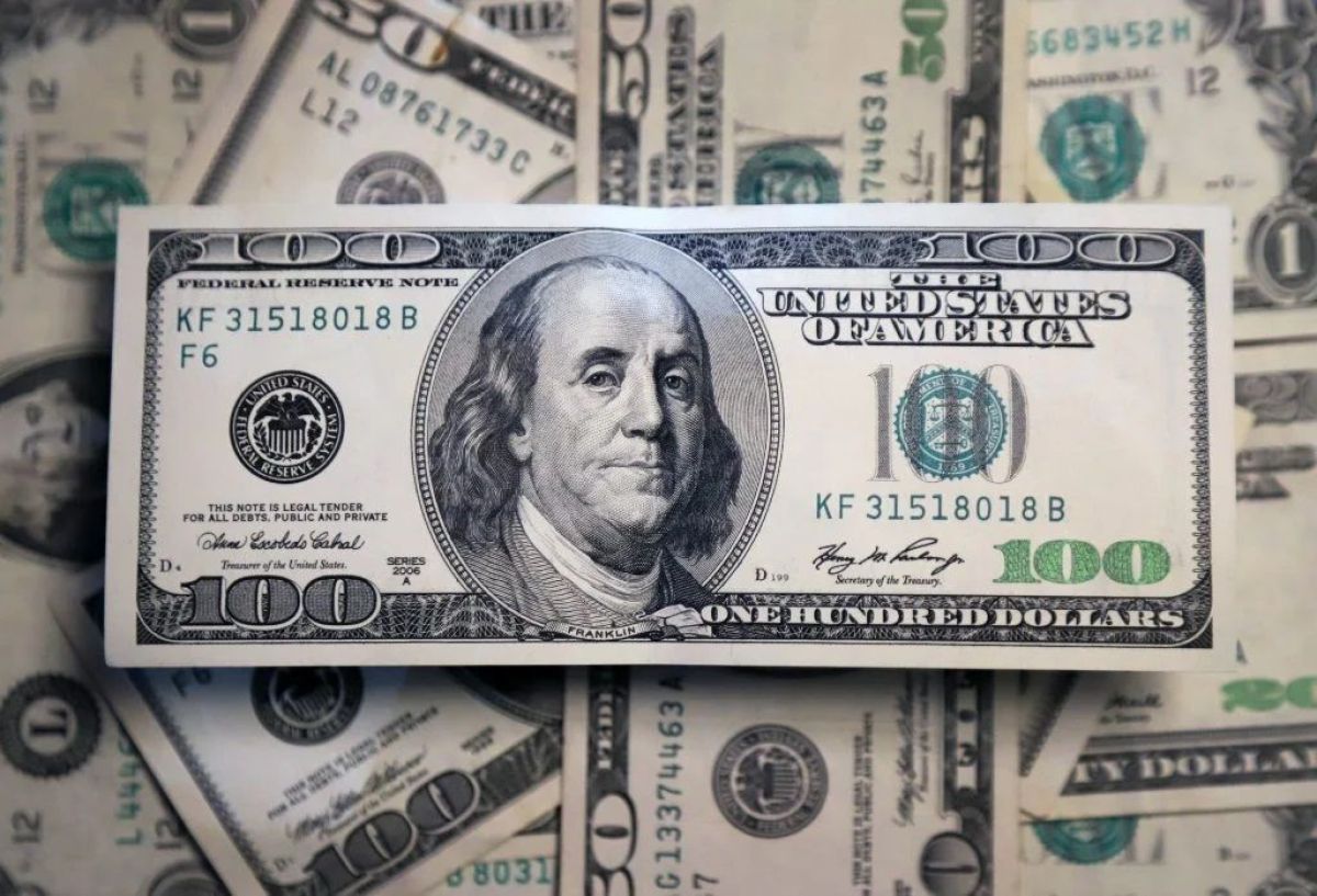 Dólar blue: a cinco días de la asunción de Milei, opera por debajo de los $1.000 en San Juan