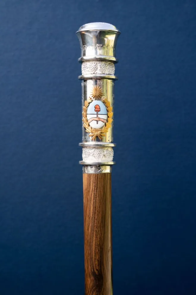 ¿Qué detalles eligió Orrego para su bastón?