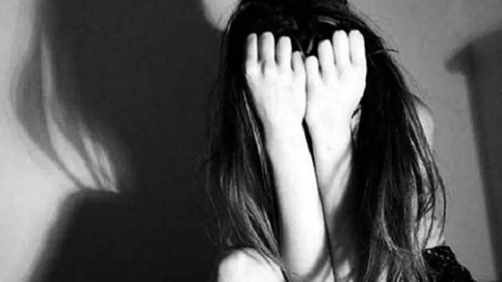 Tenía una novia de 15 años y terminó condenado por corrupción de menores.