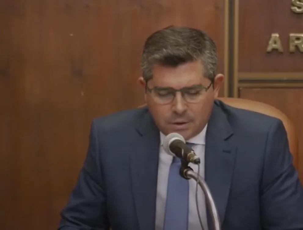 Marcelo Orrego se comprometió a reducir un 30% la planta política y derogará la "Ley de Lemas"