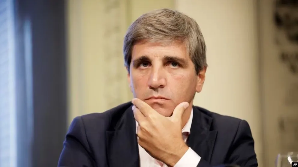 El ministro de Economía anunciará este martes las primeras medidas económicas 