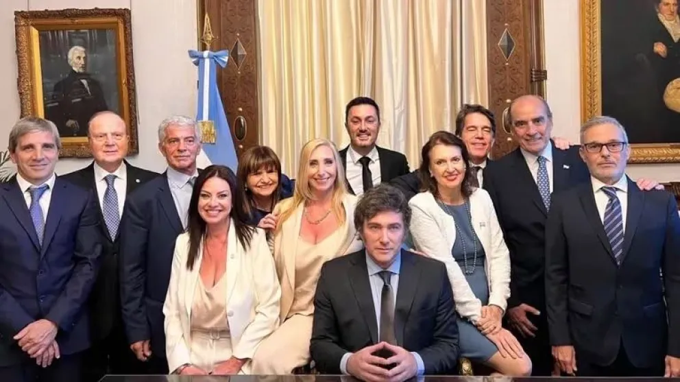 Javier Milei encabeza la primera reunión de Gabinete en la Casa Rosada