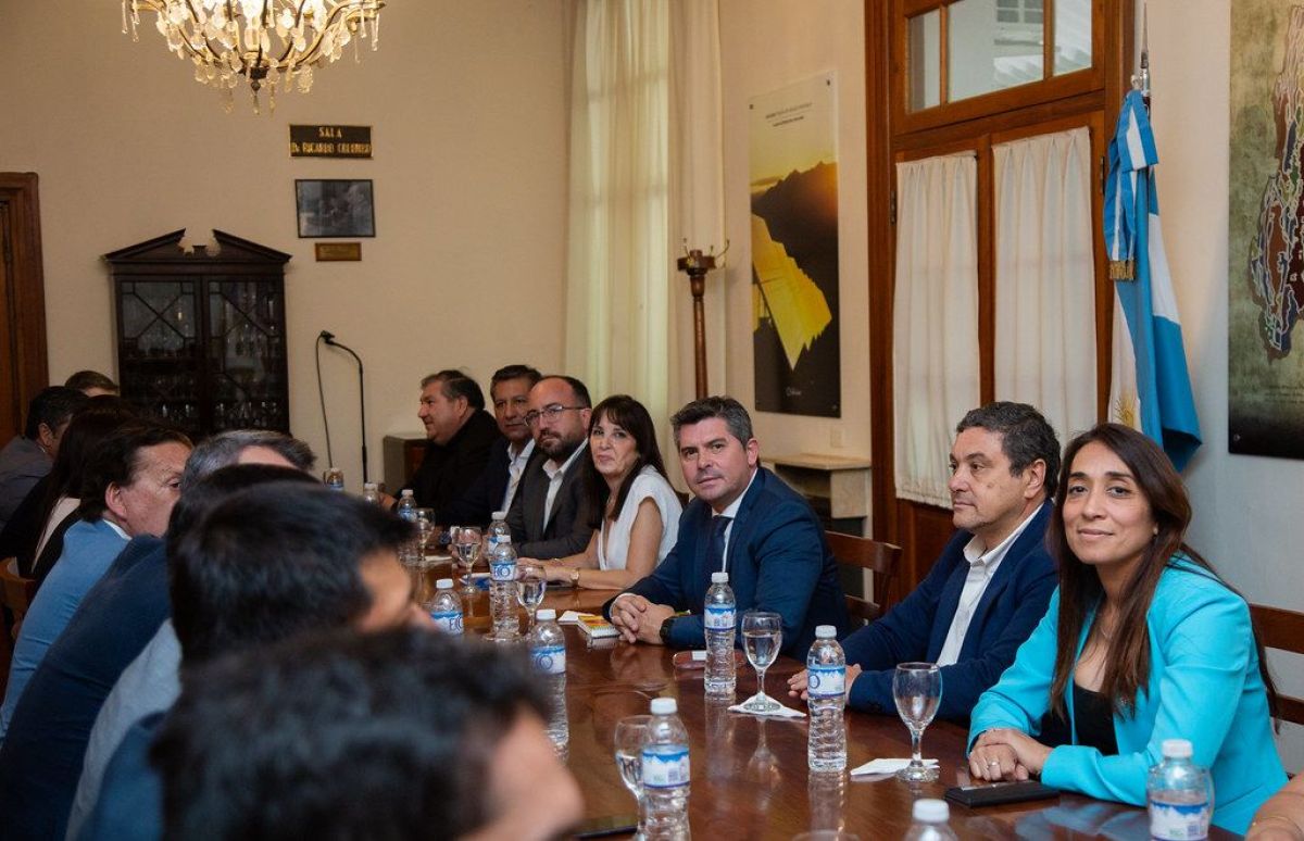 Reunión entre Orrego y los intendentes: compromiso y austeridad fueron los temas charlados