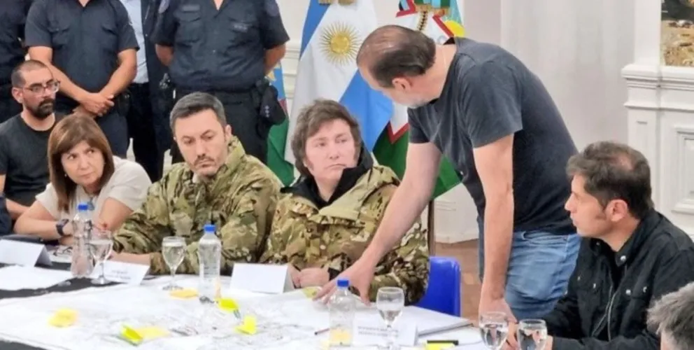 Javier Milei llegó a Bahía Blanca para asistir a las víctimas del temporal 