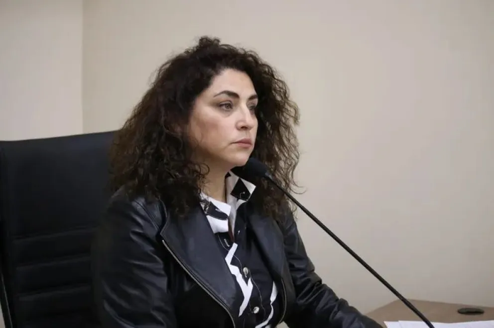 Suspenden a una jueza por faltar a su trabajo