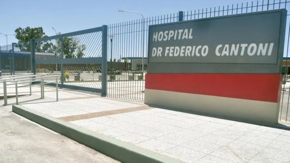 Un obrero se cayó de un techo de una casa y murió en el acto