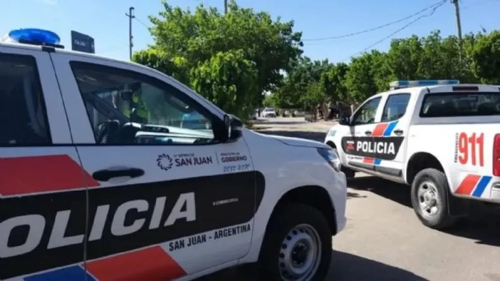 Un camión volcó a pocos kilómetros de Ischigualasto