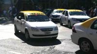 Taxis y remises aumentarán sus tarifas un 65%