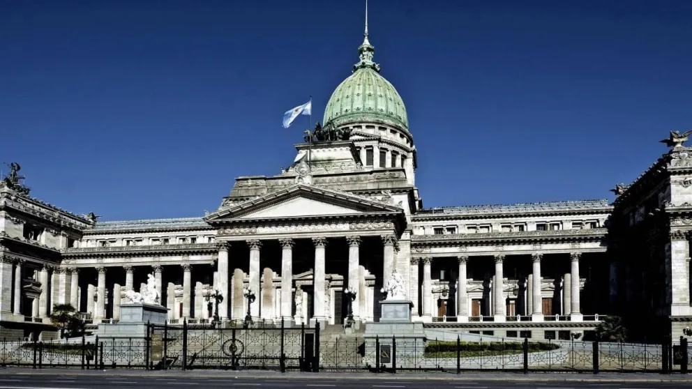 El gobierno convoca a sesiones extraordinarias para tratar reformas claves
