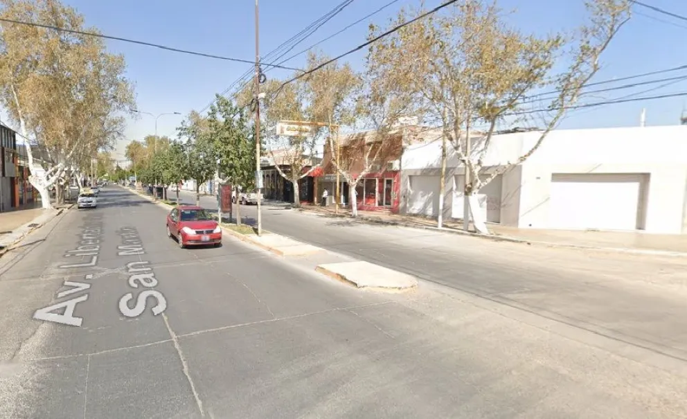 Una joven terminó hospitalizada tras impactar contra un boliche