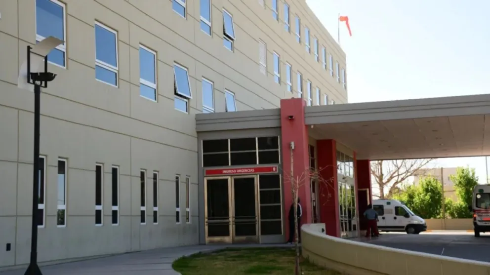 Un menor terminó hospitalizado y con un fuerte golpe en su cabeza tras ser chocado