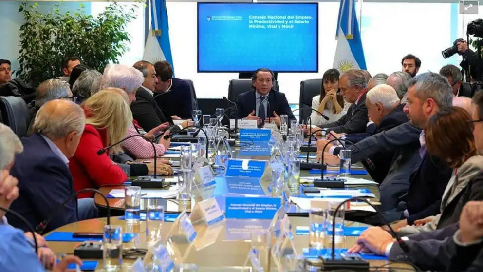 El Gobierno convocará al Consejo del Salario para inicios del 2024